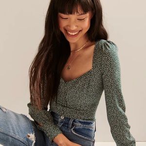NEVER BEEN WORN Abercrombie Green sweetheart blouse